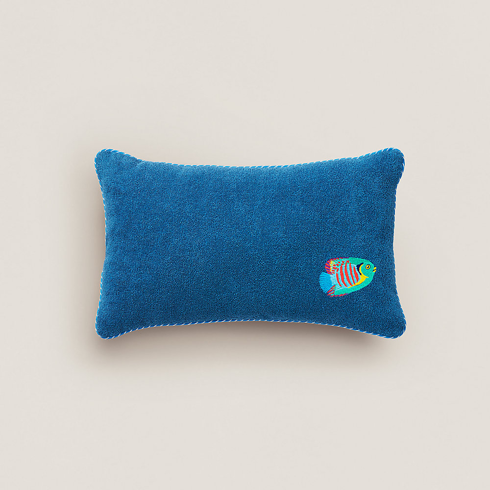 Under the Waves beach pillow | Hermès Netherlands